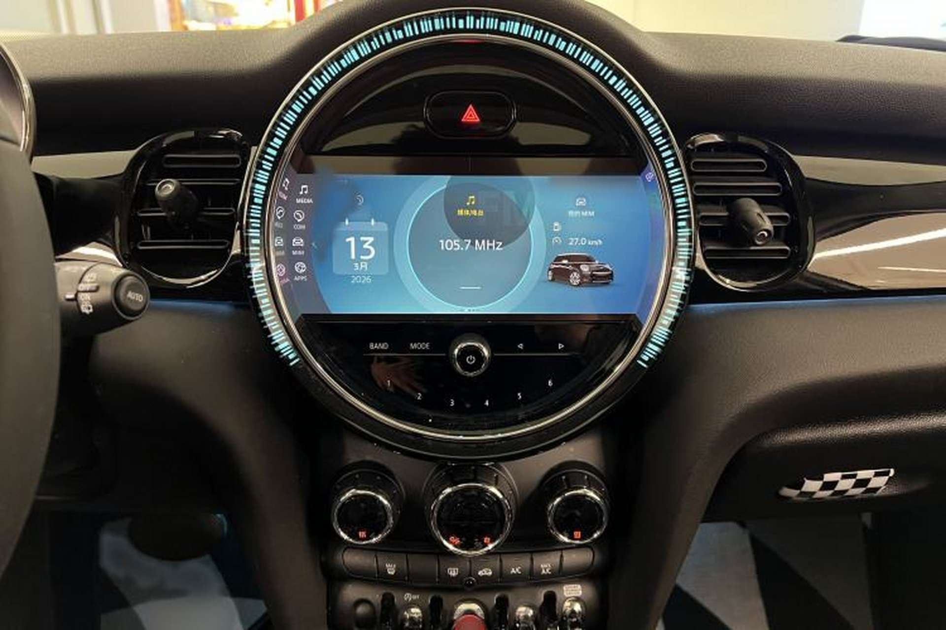 Used MINI 2023 Updated 1.5T COOPER Artist Five-Door Edition Interior 5