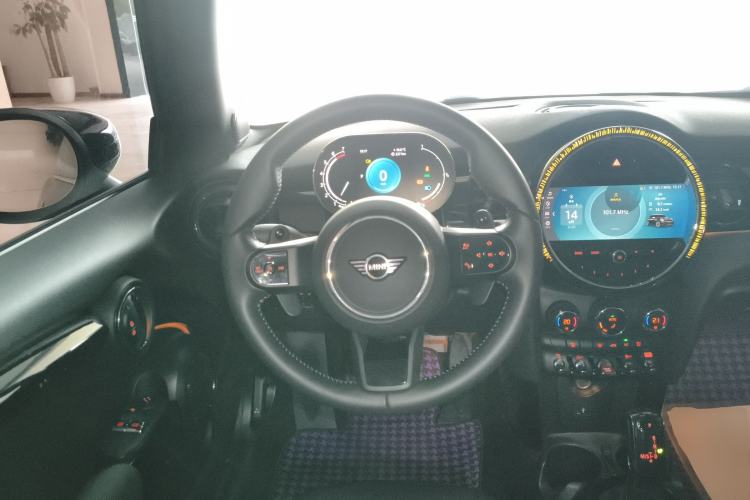 Used MINI 2023 Updated 2.0T COOPER S Artist Steering Wheel