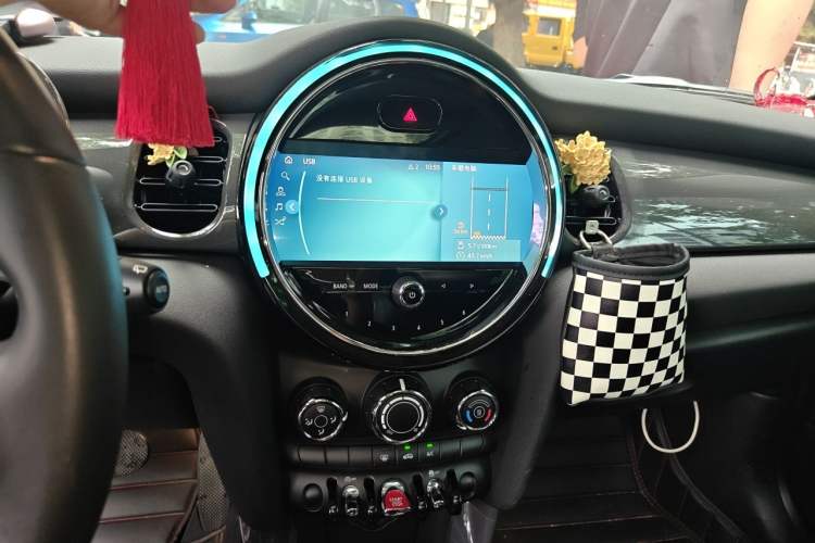 Used MINI 2023 1.5T ONE Audio And AC Panel