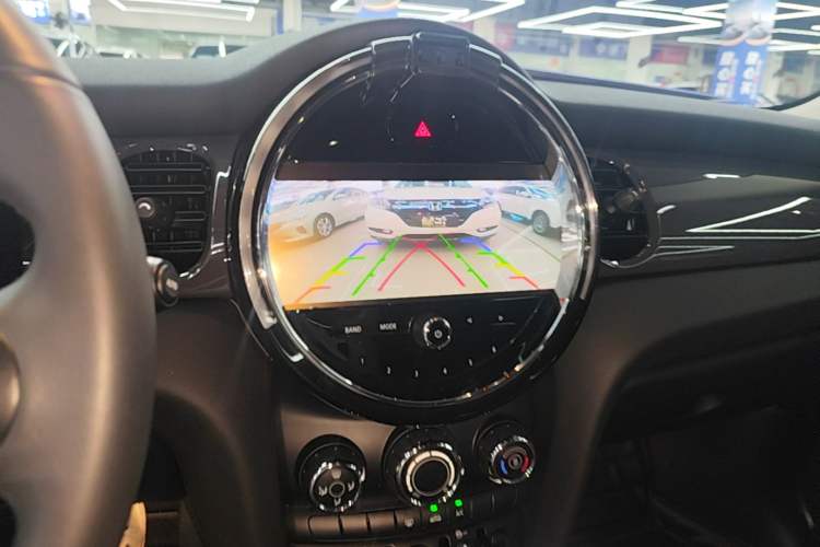 Used MINI 2023 1.5T ONE Five-Door Edition Audio And AC Panel
