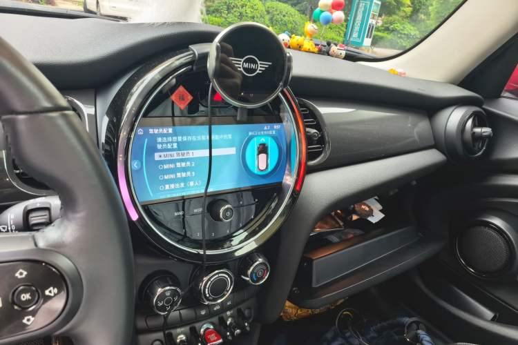 Used MINI 2023 1.5T ONE Five-Door Edition Audio And AC Panel