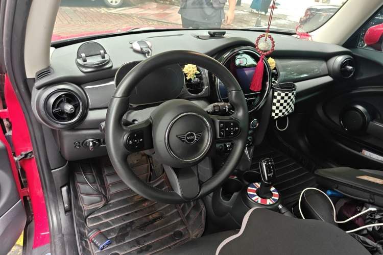 Used MINI 2023 1.5T ONE Center Console