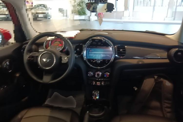 Used MINI 2023 1.5T ONE Five-Door Edition Center Console