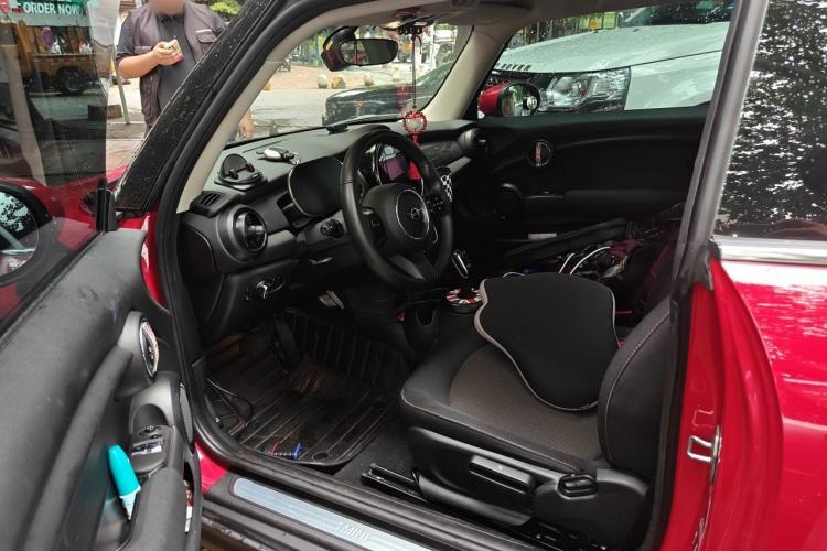 Used MINI 2023 1.5T ONE Driver Seat