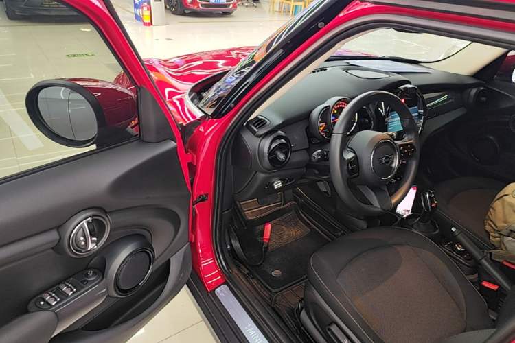 Used MINI 2023 1.5T ONE Five-Door Edition Driver Seat