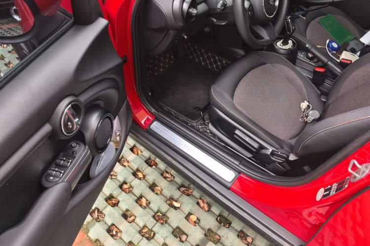 Used MINI 2023 1.5T ONE Five-Door Edition Driver Seat