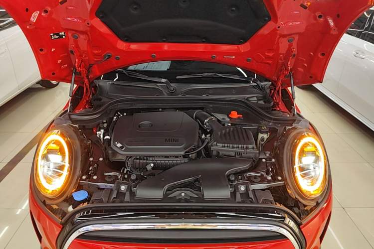 Used MINI 2023 1.5T ONE Five-Door Edition Engine Bay