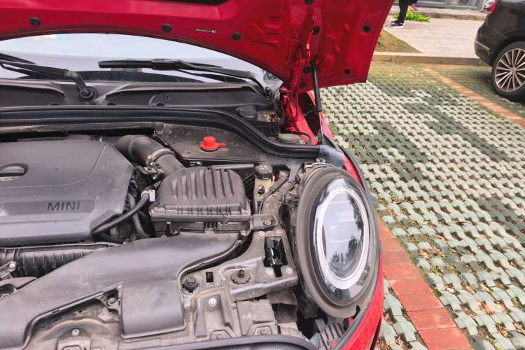 Used MINI 2023 1.5T ONE Five-Door Edition Engine Bay Left