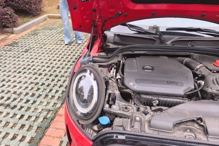 Used MINI 2023 1.5T ONE Five-Door Edition Engine Bay Right