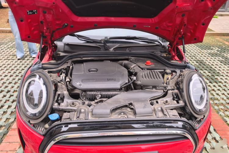 Used MINI 2023 1.5T ONE Five-Door Edition Engine Bay