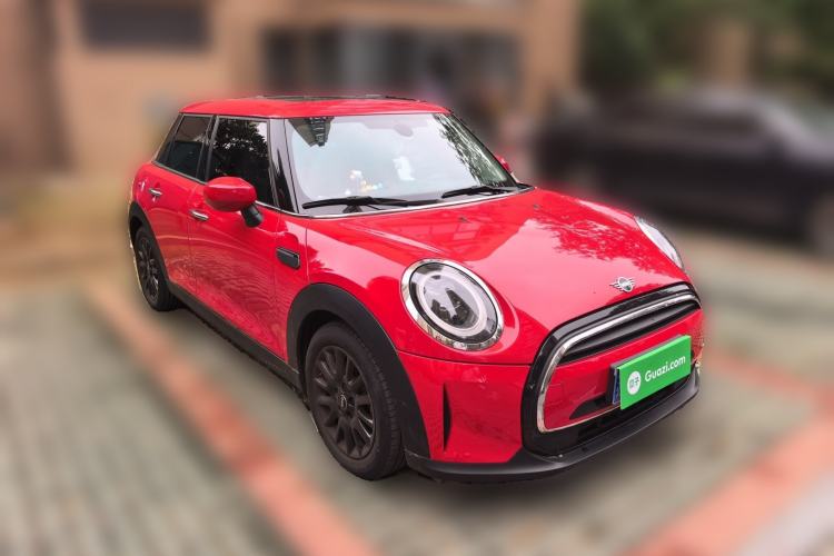 Used MINI 2023 1.5T ONE Five-Door Edition Front Right 45 Deg