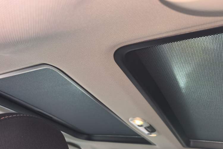 Used MINI 2023 1.5T ONE Five-Door Edition Headliner