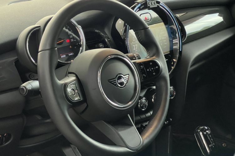 Used MINI 2023 1.5T ONE Five-Door Edition Interior 1
