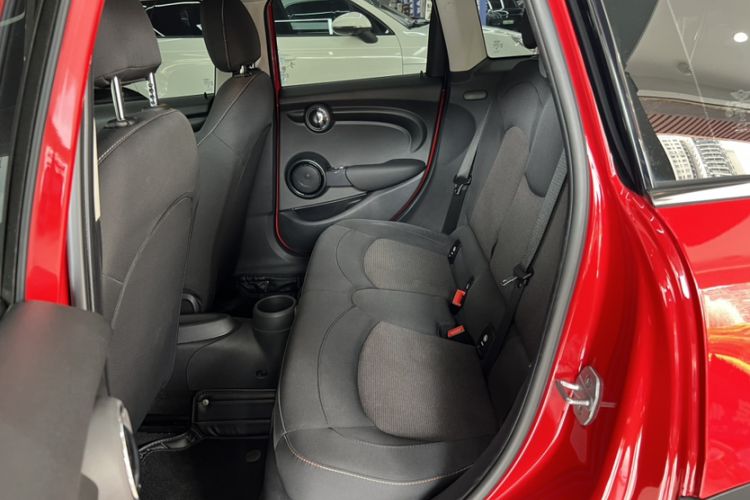 Used MINI 2023 1.5T ONE Five-Door Edition Interior 3