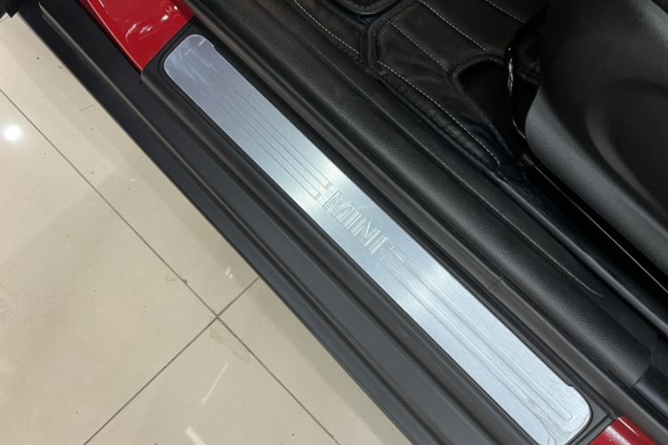 Used MINI 2023 1.5T ONE Five-Door Edition Interior 4