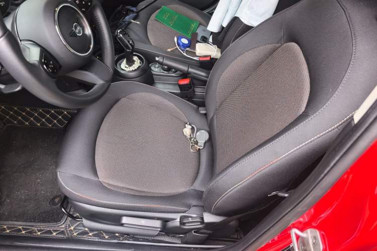 Used MINI 2023 1.5T ONE Five-Door Edition Left Front Seat