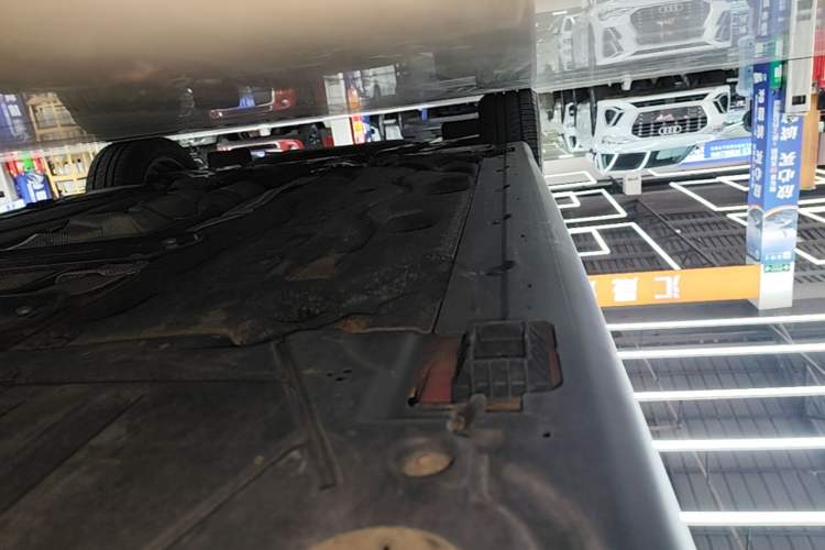 Used MINI 2023 1.5T ONE Five-Door Edition Left Side Sill