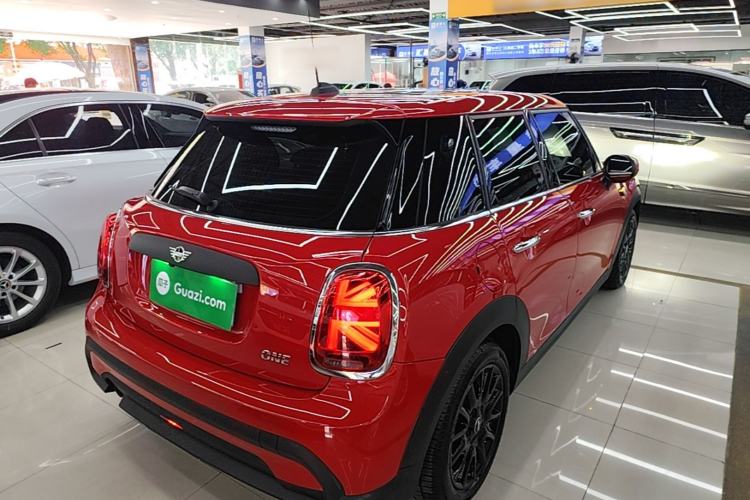 Used MINI 2023 1.5T ONE Five-Door Edition Rear Right 45 Deg