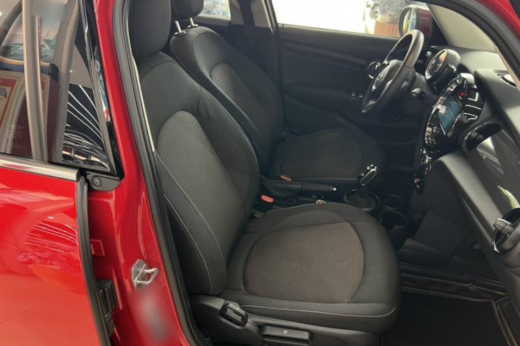 Used MINI 2023 1.5T ONE Five-Door Edition Right Front Seat