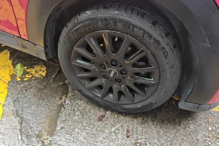 Used MINI 2023 1.5T ONE Right Front Wheel Hub