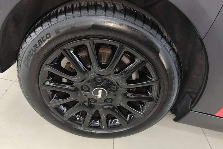 Used MINI 2023 1.5T ONE Five-Door Edition Right Rear Wheel Hub