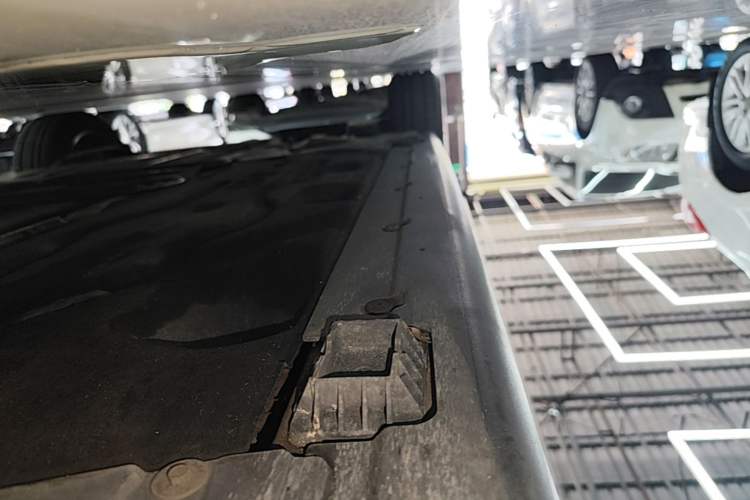 Used MINI 2023 1.5T ONE Five-Door Edition Right Side Sill