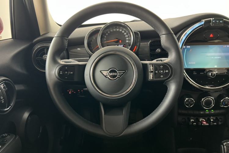 Used MINI 2023 1.5T ONE Five-Door Edition Steering Wheel