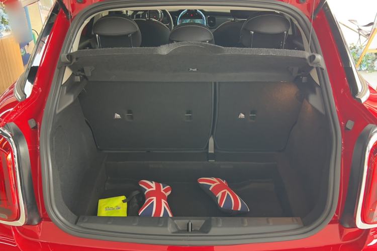 Used MINI 2023 1.5T ONE Five-Door Edition Trunk