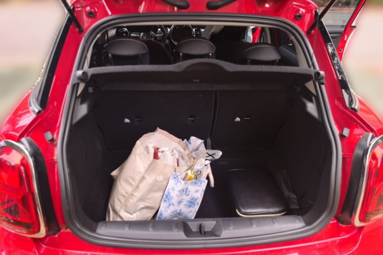 Used MINI 2023 1.5T ONE Five-Door Edition Trunk
