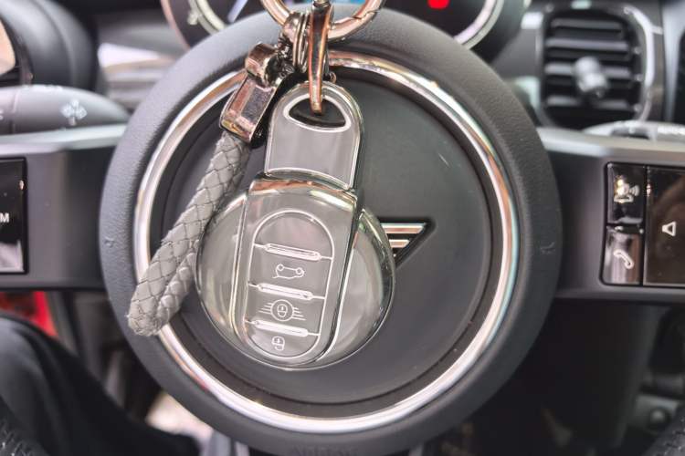 Used MINI 2023 1.5T ONE Five-Door Edition Vehicle Key