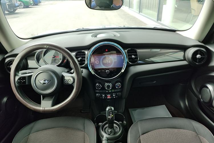 Used MINI 2023 1.5T ONE Center Console