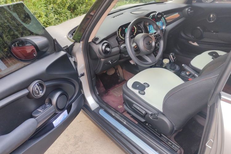 Used MINI 2023 1.5T ONE Driver Seat