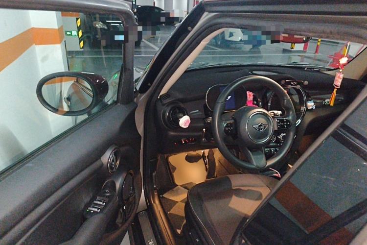 Used MINI 2023 1.5T ONE Five-Door Edition Driver Seat