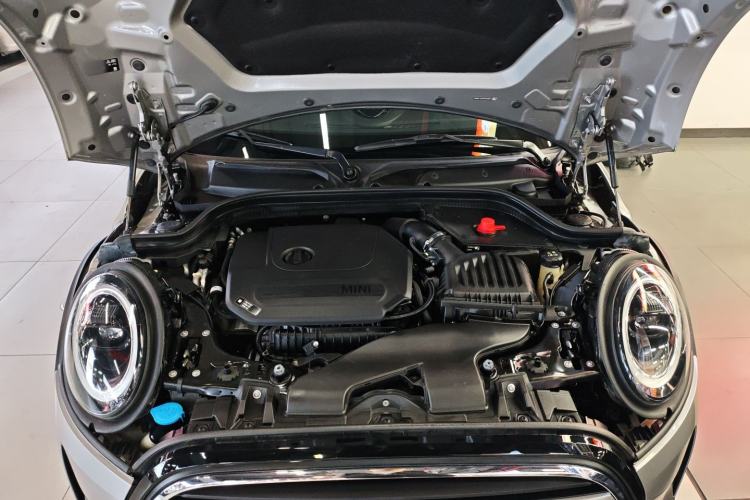 Used MINI 2023 Updated 1.5T COOPER Artist Five-Door Edition Engine Bay