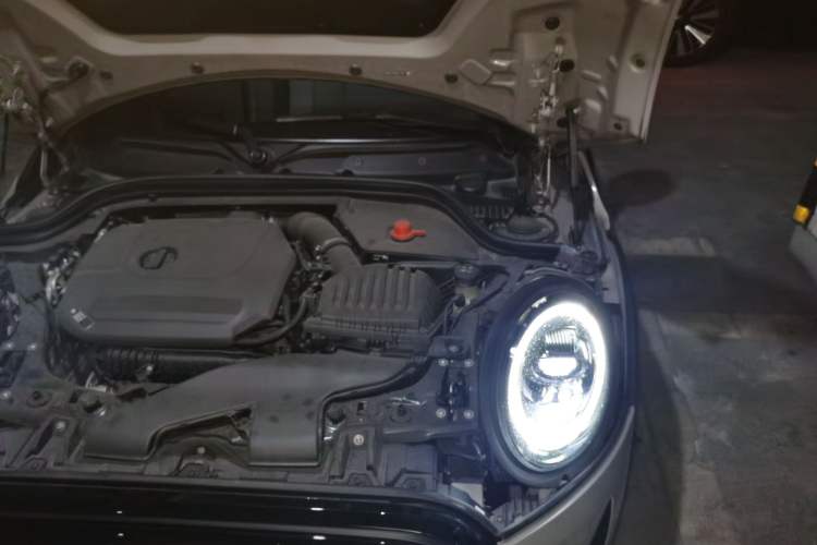 Used MINI 2023 Updated 1.5T COOPER Artist Engine Bay Left