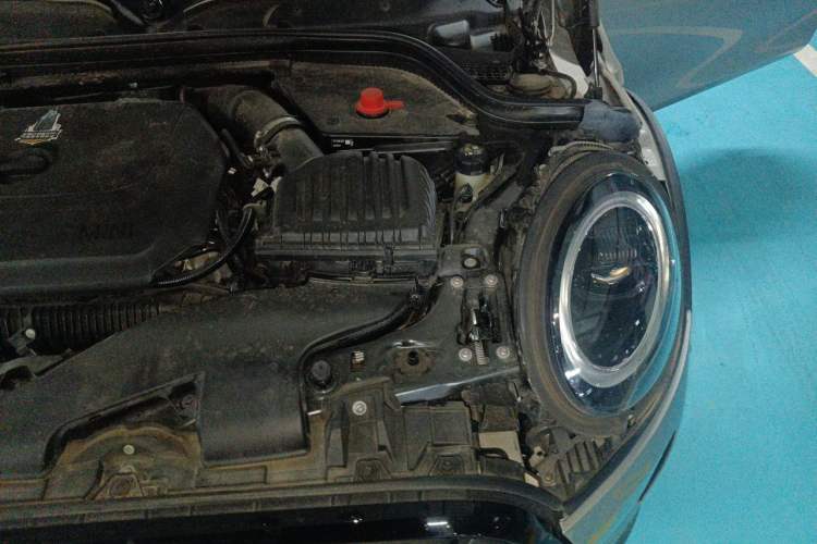 Used MINI 2023 Updated 2.0T COOPER S Artist Engine Bay Left