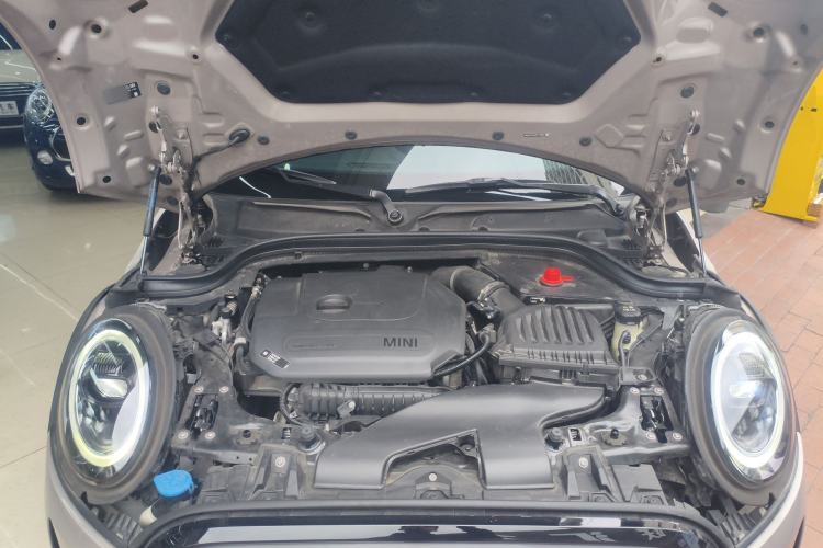 Used MINI 2023 Updated 1.5T COOPER Artist Engine Bay