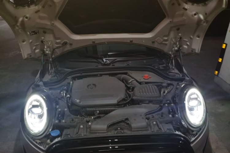 Used MINI 2023 Updated 1.5T COOPER Artist Engine Bay