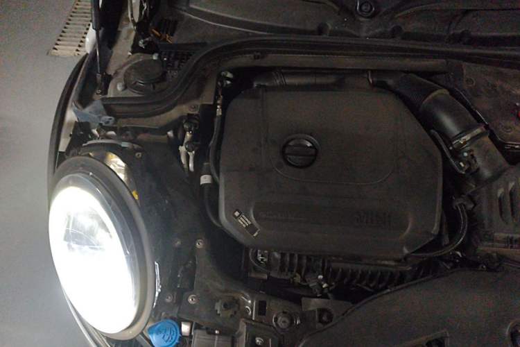 Used MINI 2023 1.5T ONE Five-Door Edition Engine Bay Right