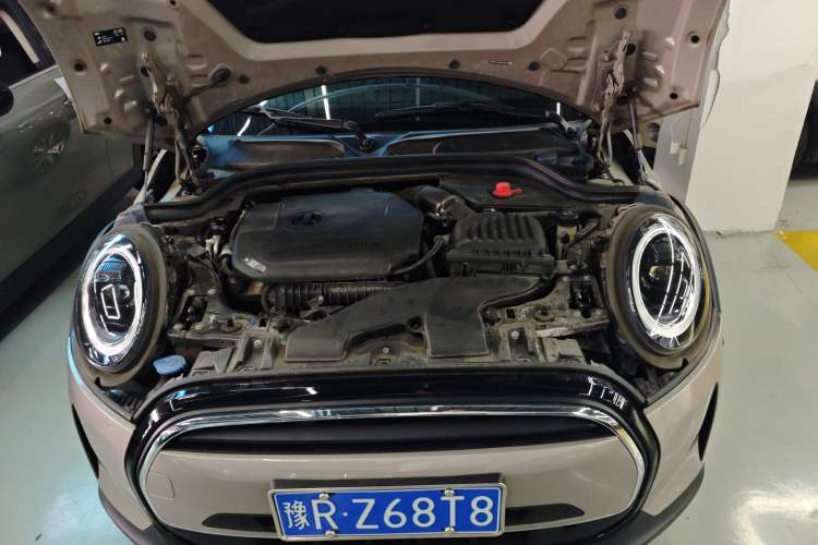 Used MINI 2023 Updated 1.5T COOPER Artist Engine Bay