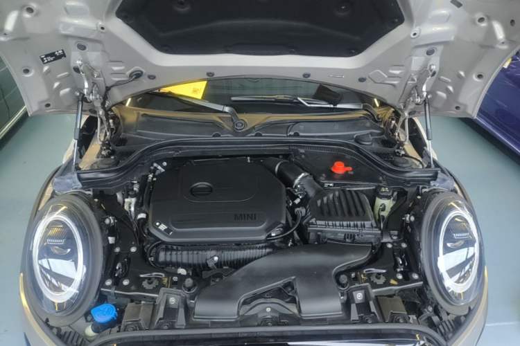 Used MINI 2023 Second Facelift 2.0T COOPER S CABRIO Artist Engine Bay