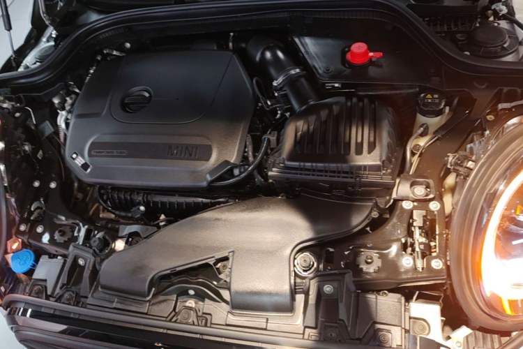 Used MINI 2023 Updated 1.5T COOPER Artist Engine Bay