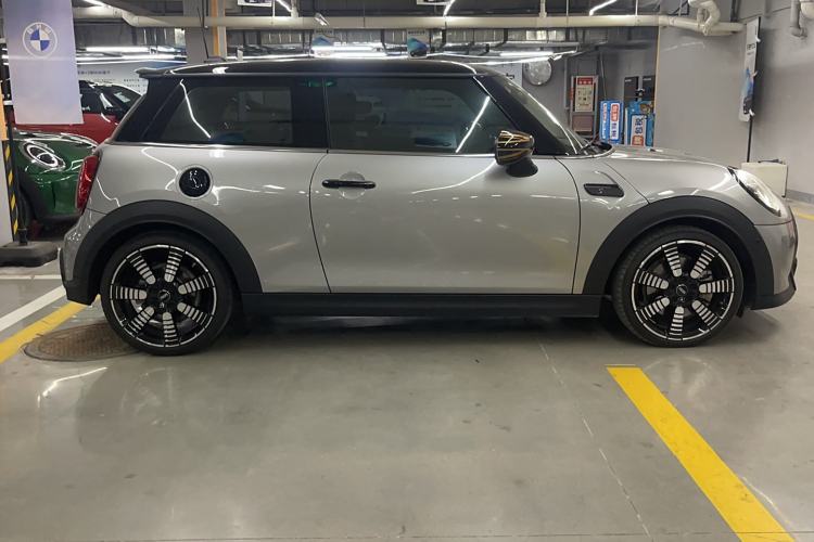 Used MINI 2023 Updated 2.0T COOPER S Artist Exterior 2