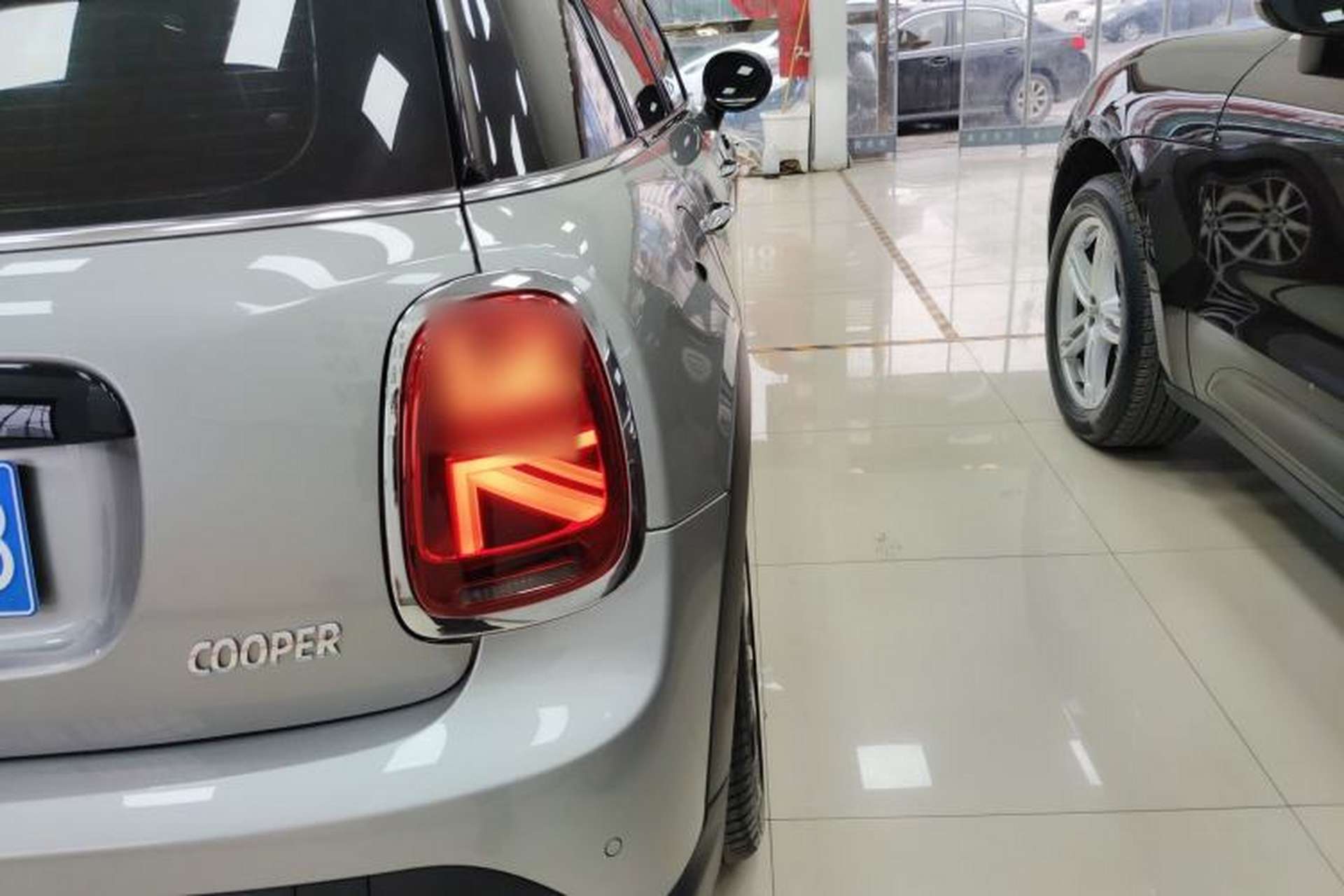 Used MINI 2023 Updated 1.5T COOPER Artist Five-Door Edition Exterior 3