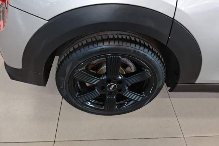 Used MINI 2023 Updated 1.5T COOPER Artist Five-Door Edition Exterior 3