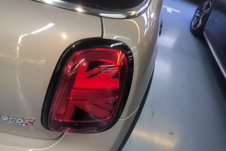 Used MINI 2023 Second Facelift 2.0T COOPER S CABRIO Artist Exterior 3