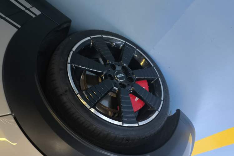 Used MINI 2023 Second Facelift 2.0T COOPER S CABRIO Artist Exterior 4