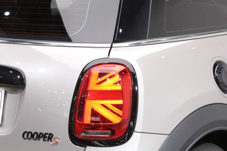 Used MINI 2023 Updated 2.0T COOPER S Artist Exterior 7