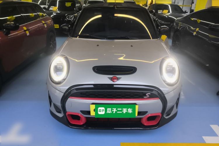 Used MINI 2023 Second Facelift 2.0T COOPER S CABRIO Artist Front