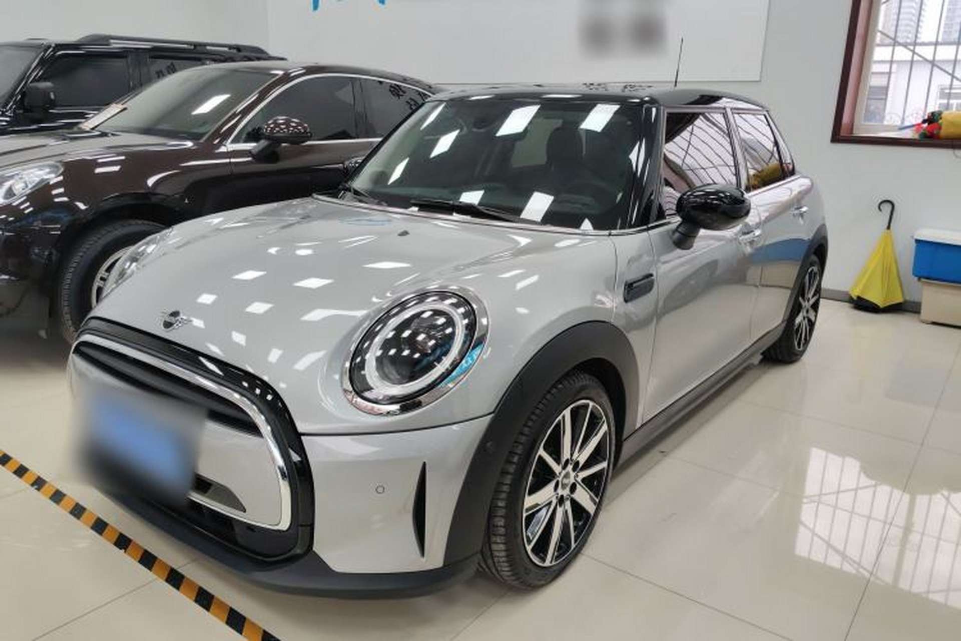 Used MINI 2023 Updated 1.5T COOPER Artist Five-Door Edition Front Left 45 Deg
